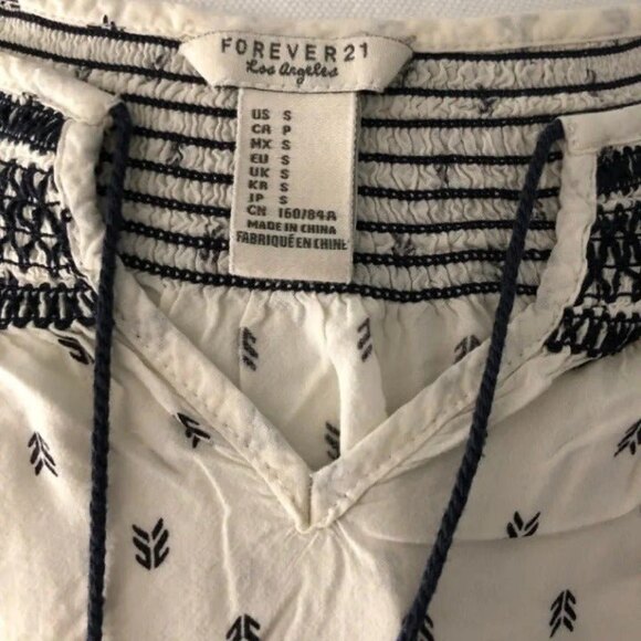 Forever 21 sz S 3/4 Sleeve Lightweight Blouse - Picture 3 of 5